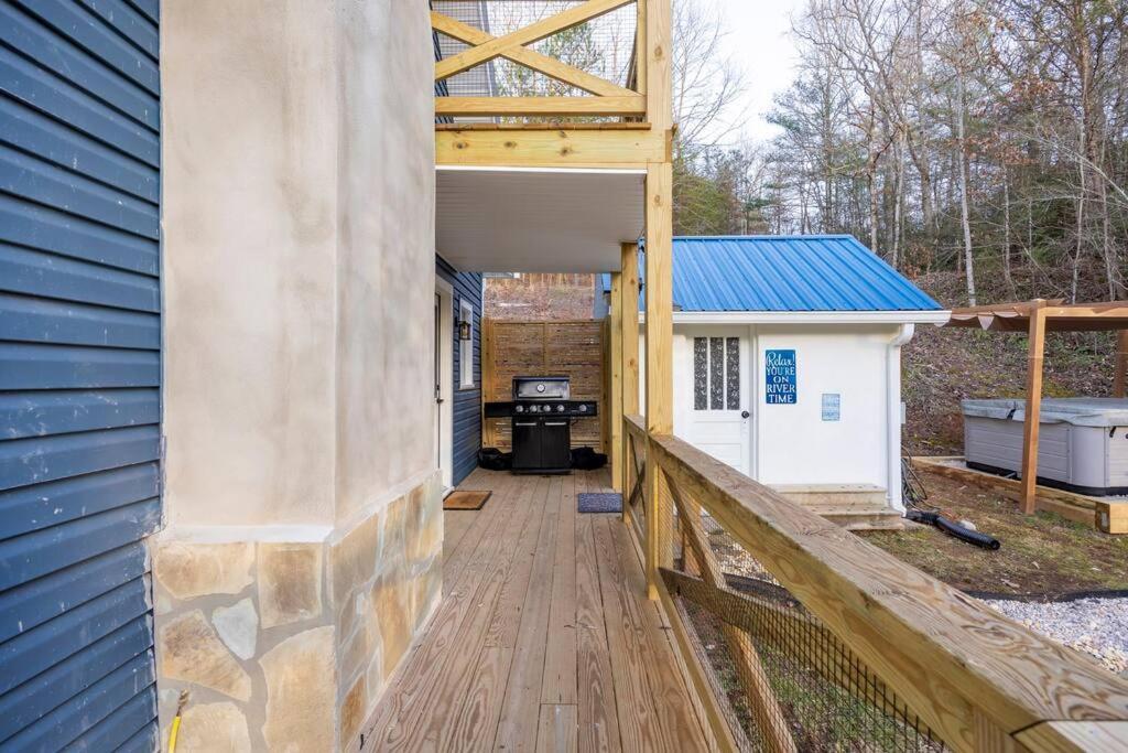 Riverside Relaxer W/Hot Tub+Fire Pit +Wifi & View Franklin Eksteriør bilde