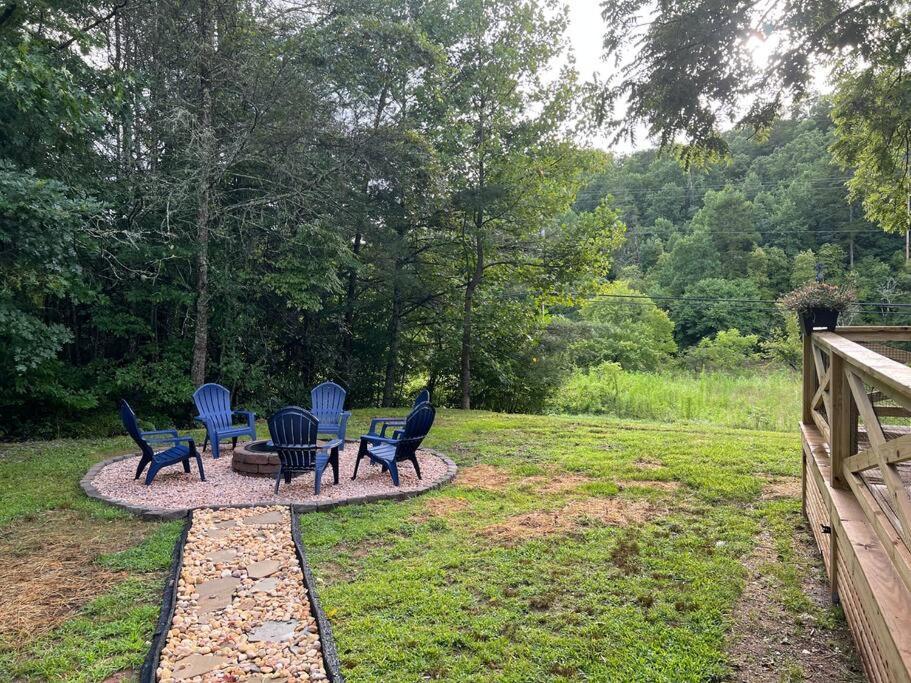 Riverside Relaxer W/Hot Tub+Fire Pit +Wifi & View Franklin Eksteriør bilde