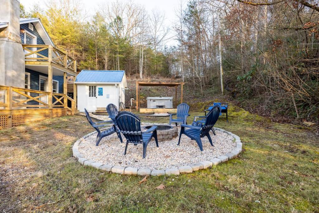 Riverside Relaxer W/Hot Tub+Fire Pit +Wifi & View Franklin Eksteriør bilde
