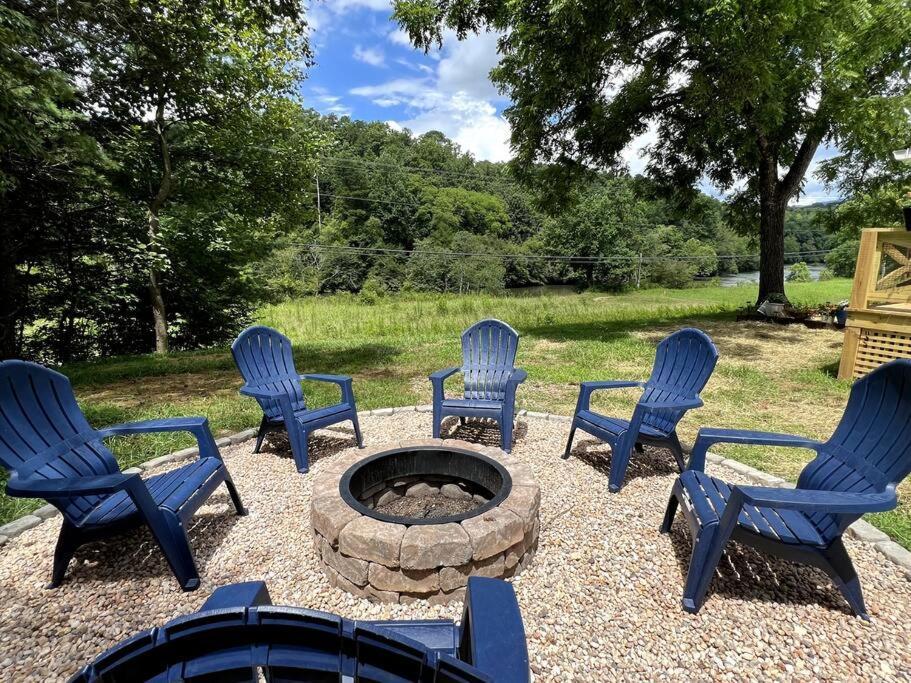 Riverside Relaxer W/Hot Tub+Fire Pit +Wifi & View Franklin Eksteriør bilde